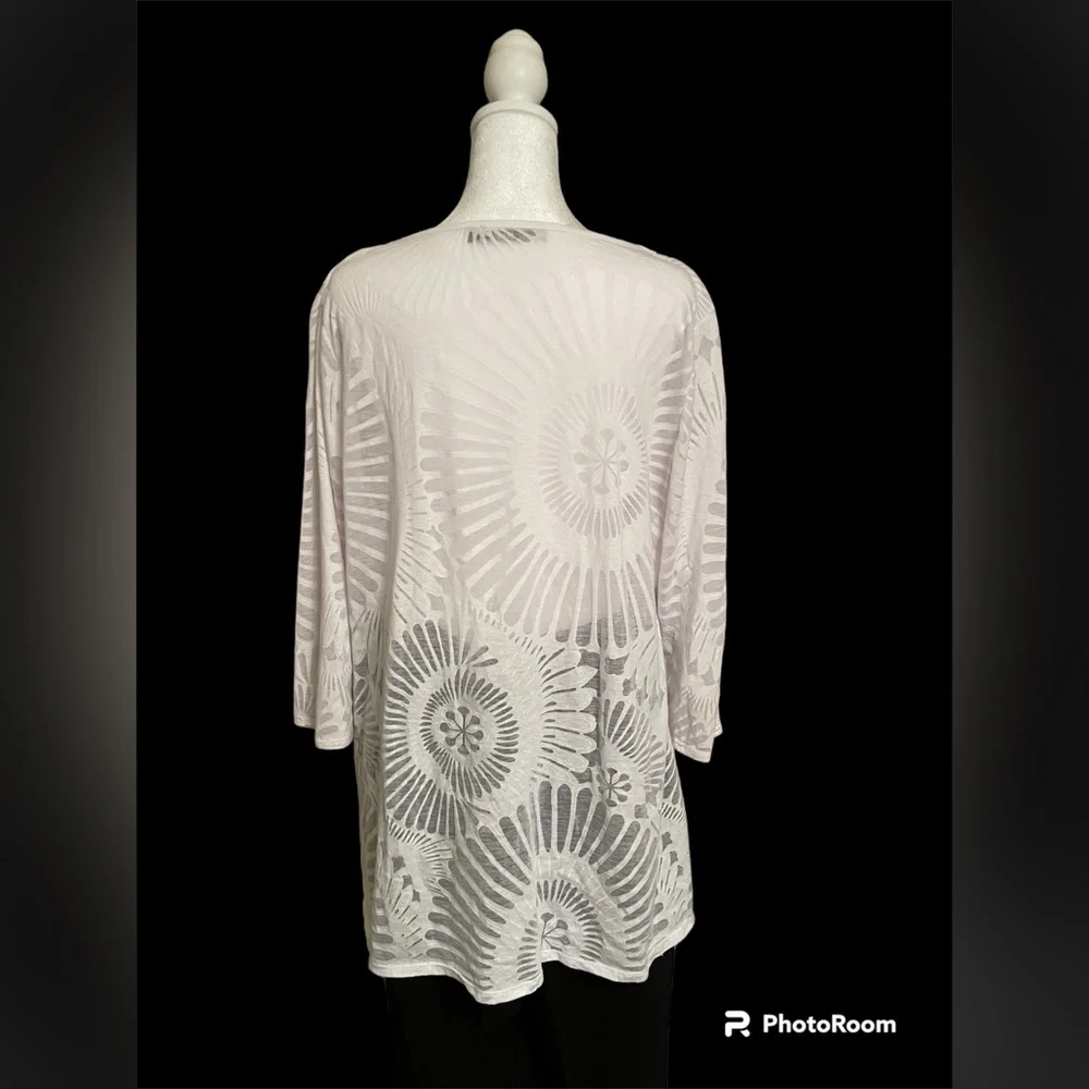 Casual Express white summer top - Picture 2 of 6